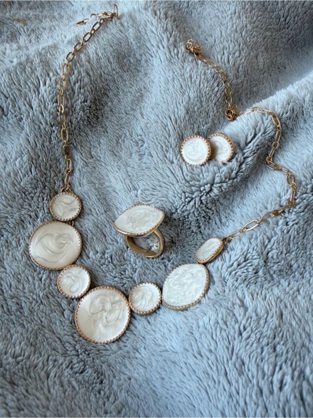 Gold-Tone Pearlized Statement Jewelry Set – Necklace, Earrings & Ring